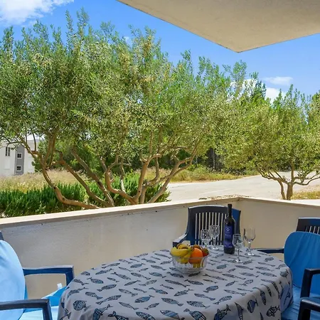 Apartment Golden Cape Bol
